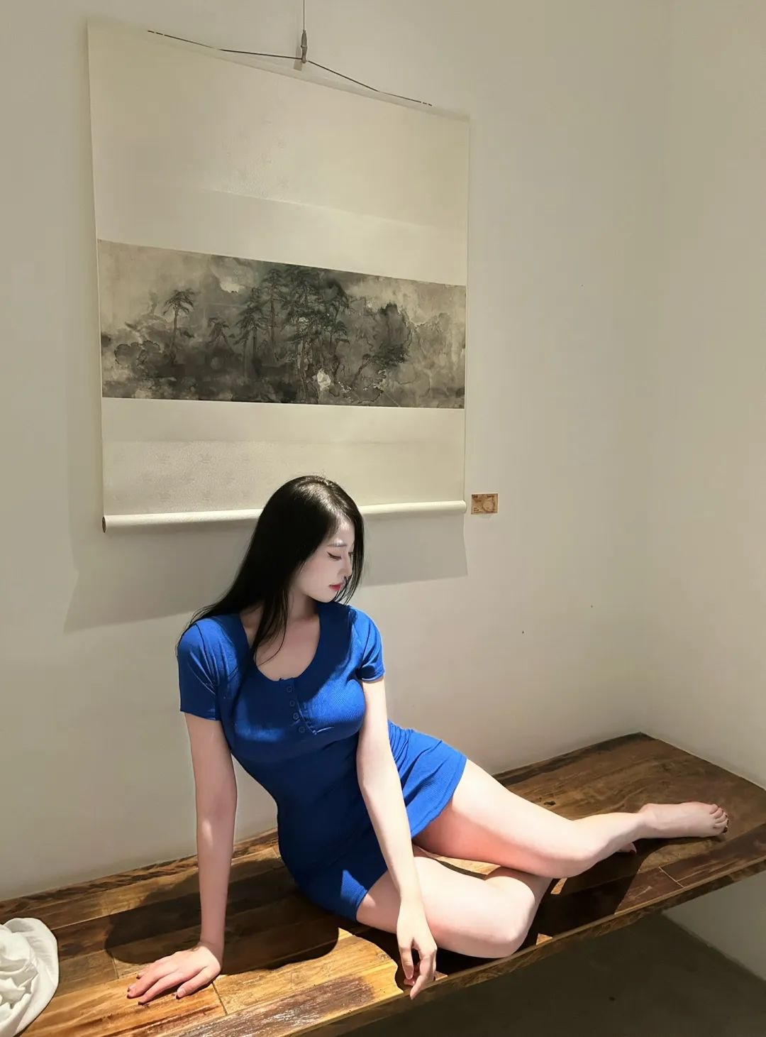 极品丰满身材蓝色短裙美腿大胸微胖美女写真